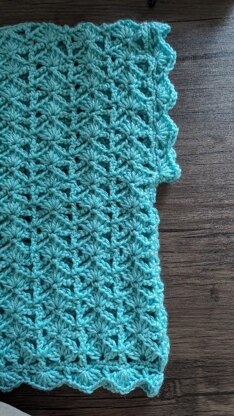 LIGHT AQUA GREEN CROCHET SHELL STITCH TOP