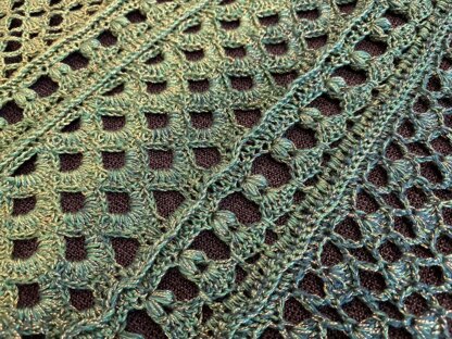 Triangular Scarf "Dryope"