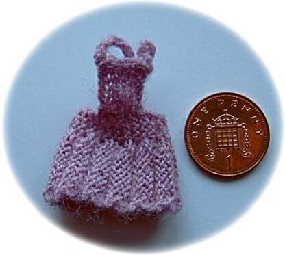 1:12th scale Toddlers dungarees, skirt and jumpers c. 1950s