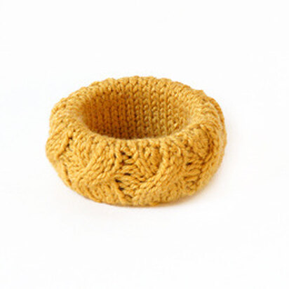 Cable Bracelet in Lion Brand Vanna's Choice - 70634AD