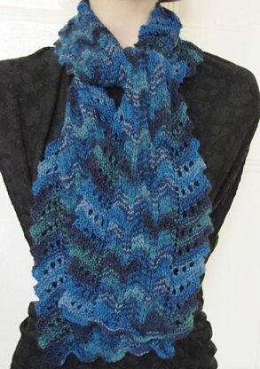 Wavy scarf, lacy garter st zig-zag edges