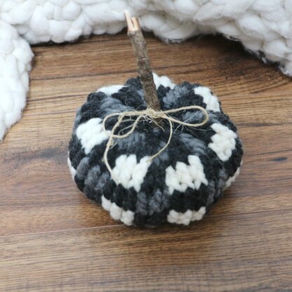 Bulky & Quick Plaid Pumpkins