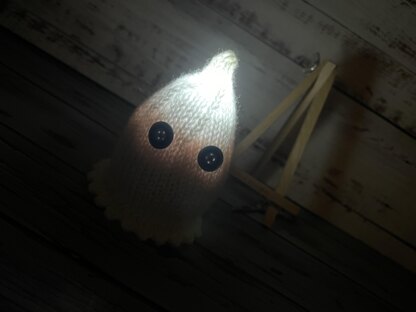 Light-up Ghost Chocolate Orange Cover Knitting Pattern