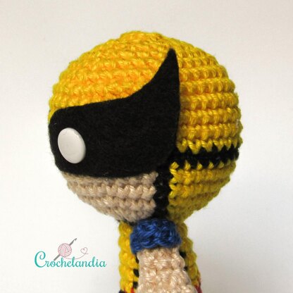 Wolverine amigurumi doll - crochet pattern by Crochelandia