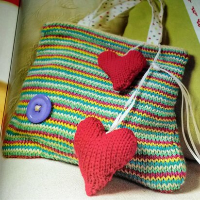 Heart Charms and Bag - knitting pattern