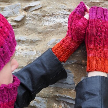 I Love A Theme Fingerless Mitts