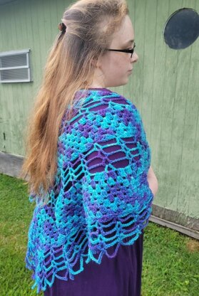 Darkholme Shawl