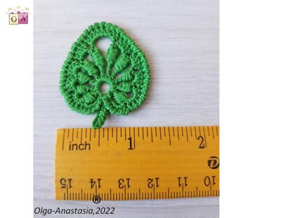 Openwork green leaf crochet