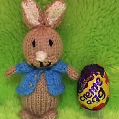Peter Rabbit Creme Egg Choc Cover - knitting pattern