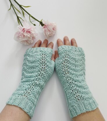 Bella fingerless mittens