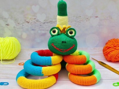 Stacking rings multi-color frog