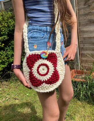 Round flower bag by HueLaVive