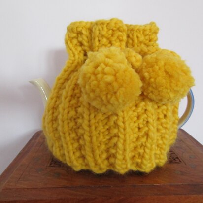 Rib and Pompom Tea Cosy