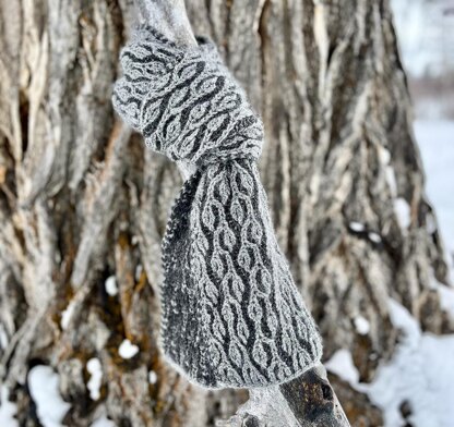 Climbing Vines Brioche Scarf