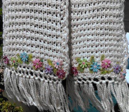 Quick & Easy Tunisian Crochet Flower Edged Scarf with Photo Tutorial