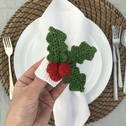 Knitted Holly Napkin Ring