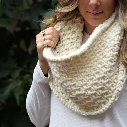 Hillcrest Cowl