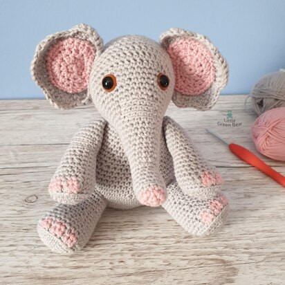 Eva the Elephant - US Terminology - Amigurumi