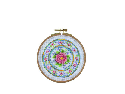 Creative World of Crafts Floral Plate Cross Stitch Kit (12.5cm)