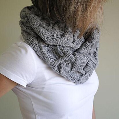 Diamonds Cowl