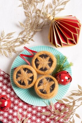 Hawthorn Handmade Mini Mince Pie Needle Felting Kit