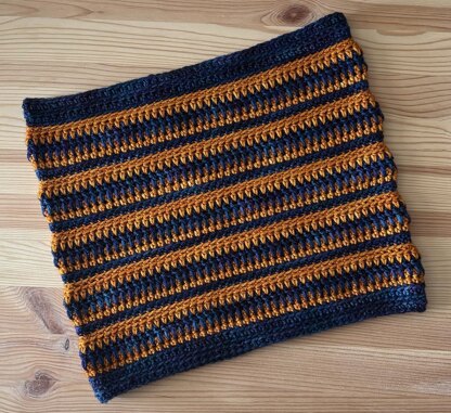 Gilded Twilight Cowl