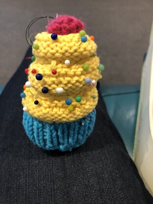 Cupcake pincushion