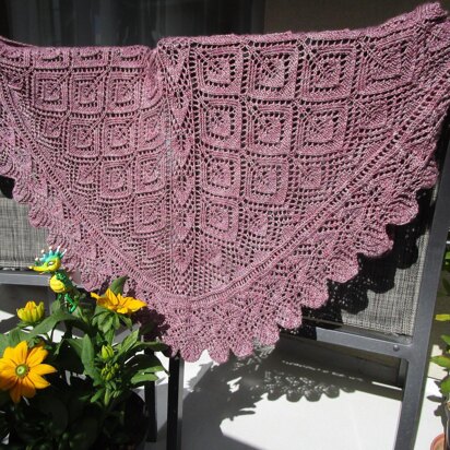 London's Fallen Leaves Shawl