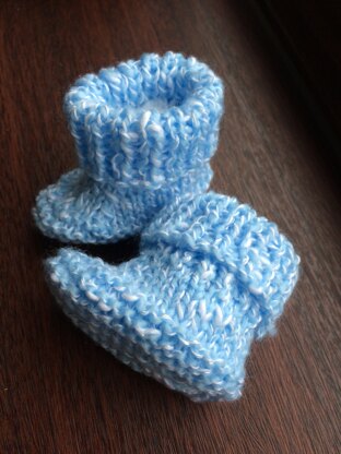 Bootees and mittens for tiny baby