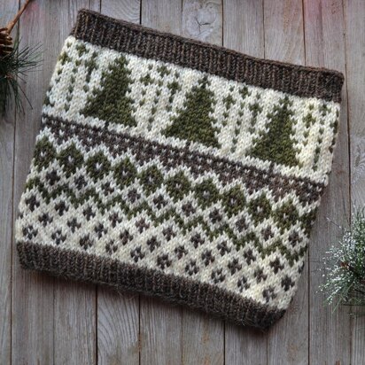 Winter Pine Cowl