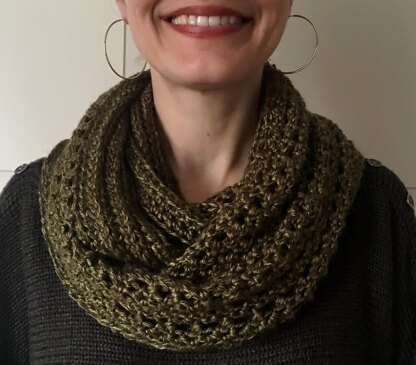 Crochet Cowl Scarf Pattern: Easy Dreamy Cowl