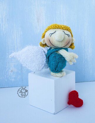 Small Cupid doll knitting flat