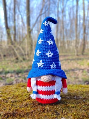 Patriotic gnome USA (girl)