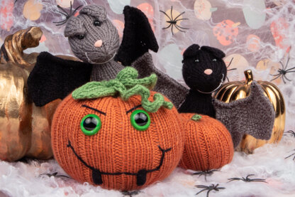 Deramores Bats and Pumpkins PDF