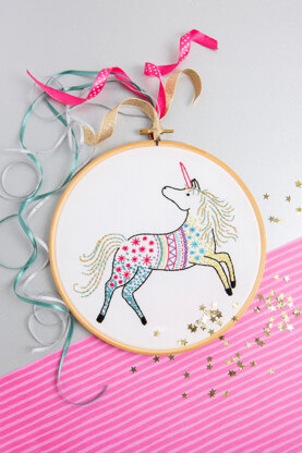 Hawthorn Handmade Unicorn Contemporary Printed Embroidery Kit - 15 x 15cm / 5.9 x 5.9in