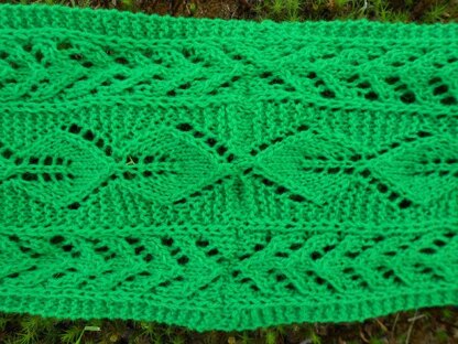 Lacy Apple Leaf Scarf