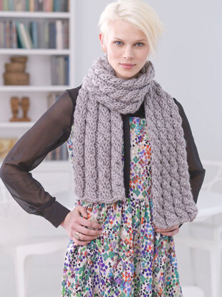 Cabled Scarf in Lion Brand Hometown USA - L32326