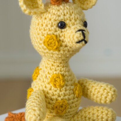 Little Crochet Giraffe in Red Heart Super Saver Economy Solids - WR1729
