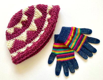 Triangles beanie by HueLaVive