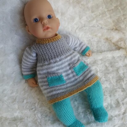 Linmary Knits: Barbie knitted capri pants and cropped top