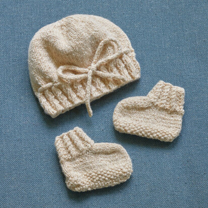 1146 Warwick - Hat and Booties Knitting Pattern for Babies in Valley Yarns Whately