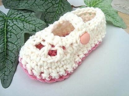 French Vanilla Mary Jane Booties | Crochet Pattern 157