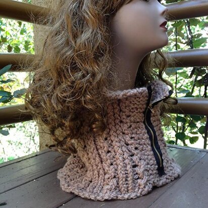 Zipper Lace Ribbed Cowl