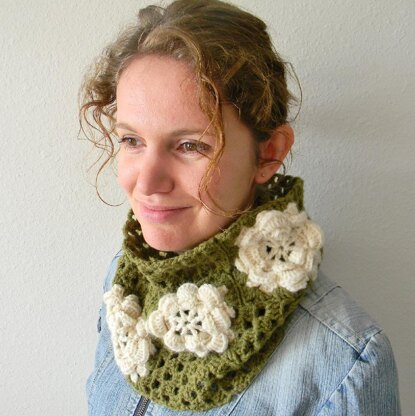 Irish Rose Cowl