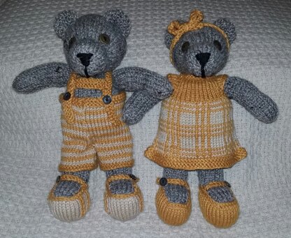 Knitted Brother & Sister Bear / girl in plaid dress