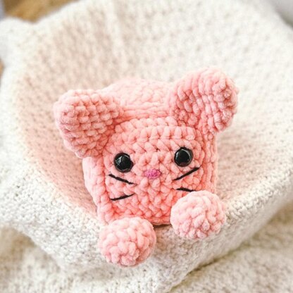 Loaf cat cube crochet pattern. PDF plush kitten tutorial. Cute Amigurumi.