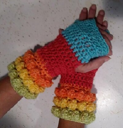 Popcorn Bobbles Fingerless Gloves