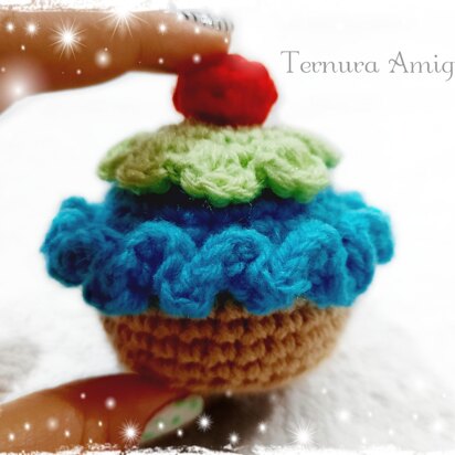 Crochet pattern cupcake