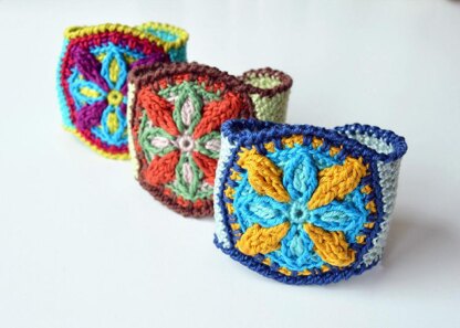 Compass Cuff Overlay Crochet
