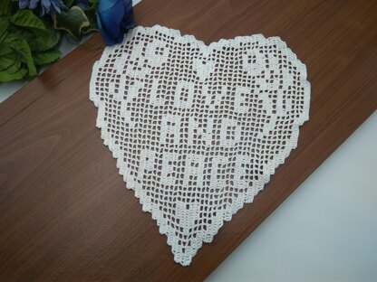 LOVE AND PEACE Filet Doily